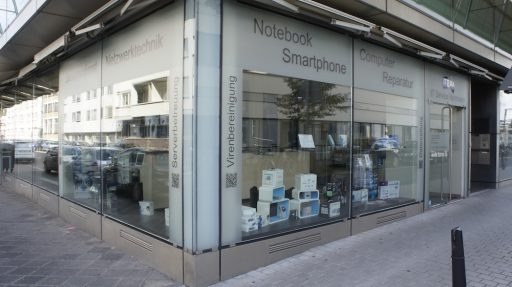 Milchglasfolie Mannheim Schaufensterbeklebung mit Milchglasfolie in Mannheim von Enter Print montiert und bedruckt.