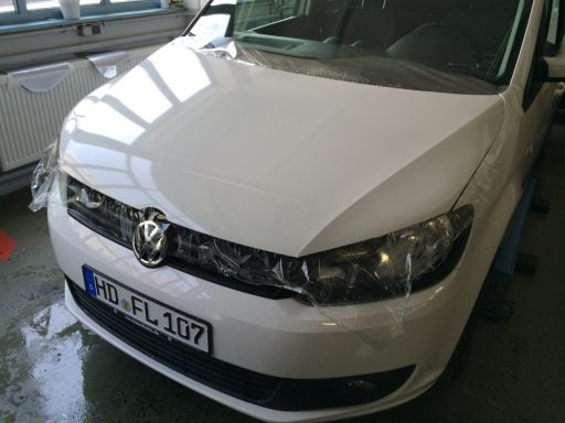 Schutzfolie für Motorhaube voin einem VW Caddy in Schwetzingen